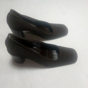 Via Spiga Women's Brown Block Heels Size 9.5M.